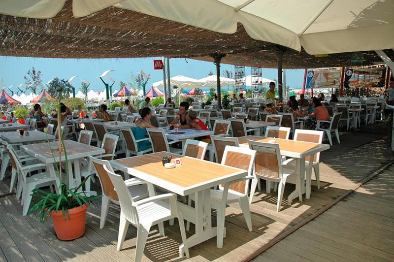Vela Hotel Restaurant Golem  Exterior foto