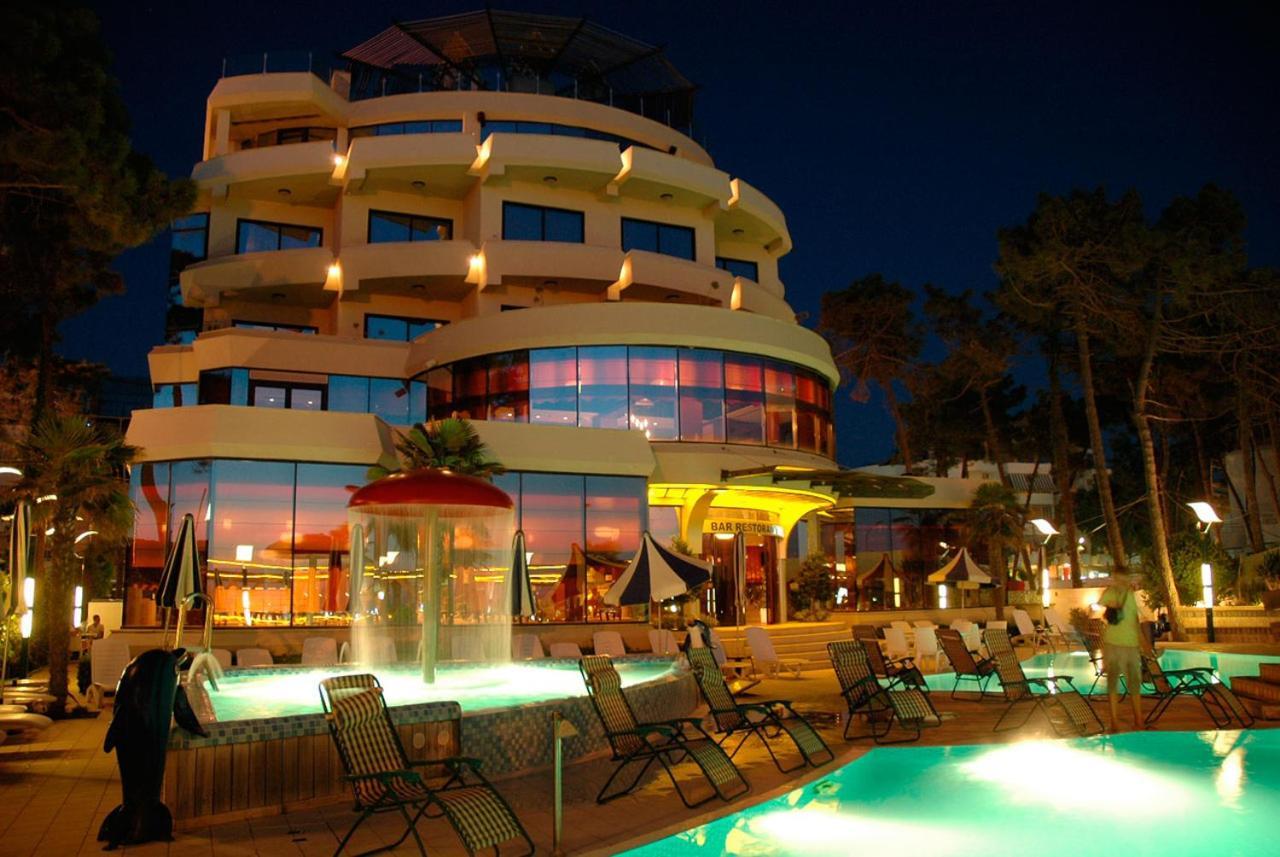 Vela Hotel Restaurant Golem  Exterior foto